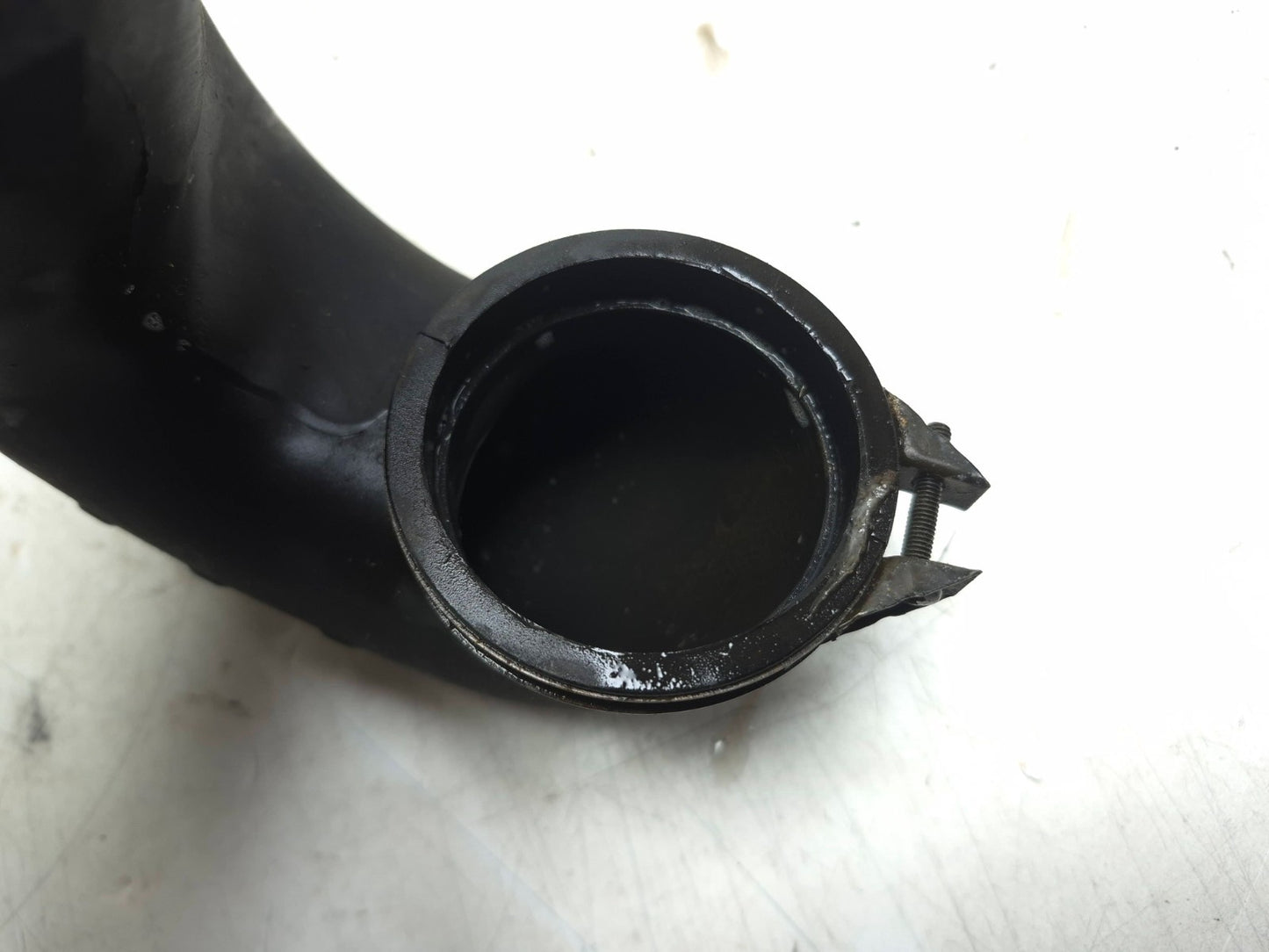 2004 Suzuki Intruder Volusia Vl800 Air Cleaner Outlet Tube OEM