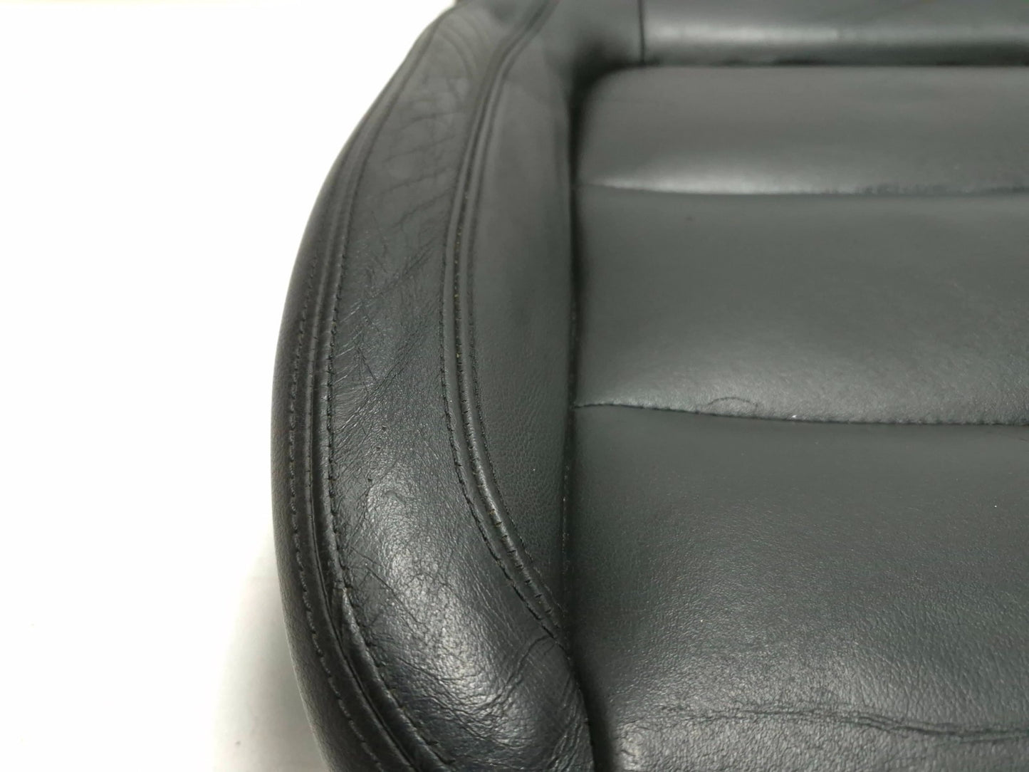 2011 Volkswagen Tiguan Front Seat Lower Cushion Passenger Side Right OEM