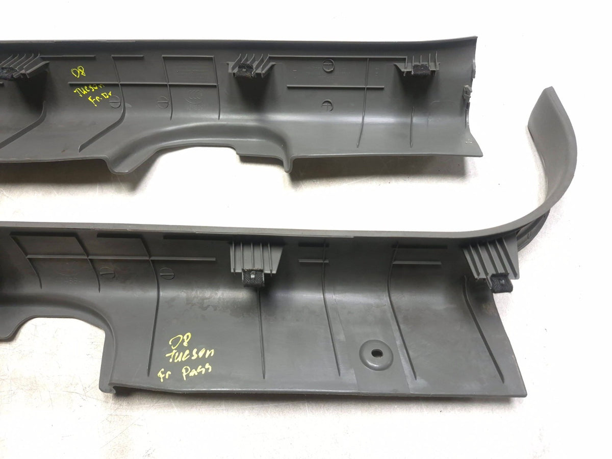 2008 Hyundai Tucson Front Door Sill Scuff Plate Left & Right OEM
