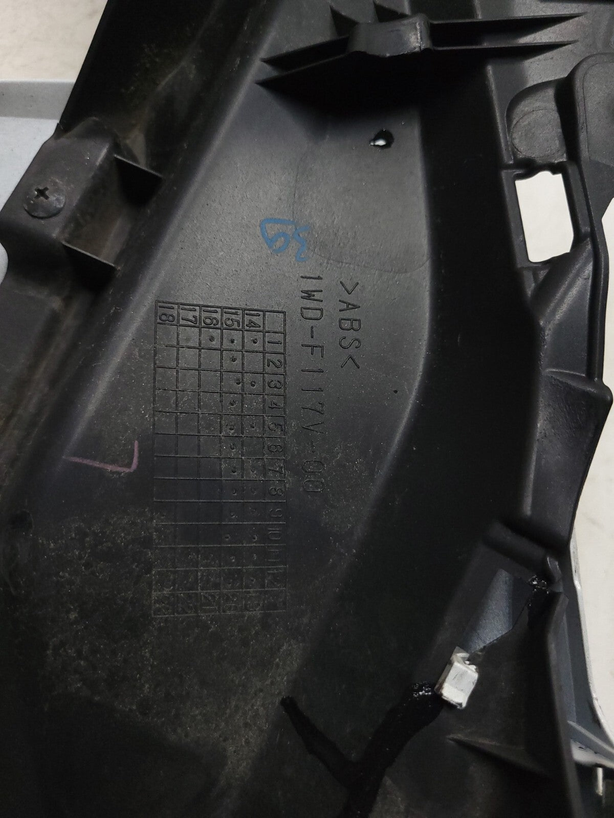 2015 - 2018 Yamaha Yzf-r3 Yzfr3 Left Side Mid Fairing Cover Panel OEM