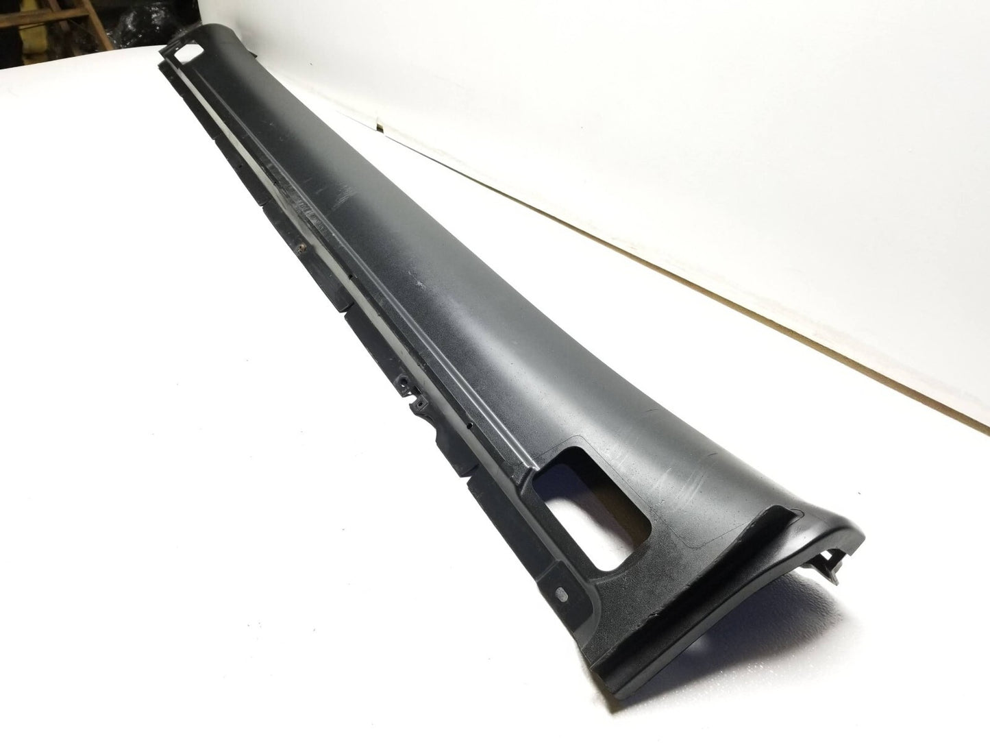 2011 - 2014 Porsche Cayenne Left Driver Side Rocker Panel Skirt Molding OEM
