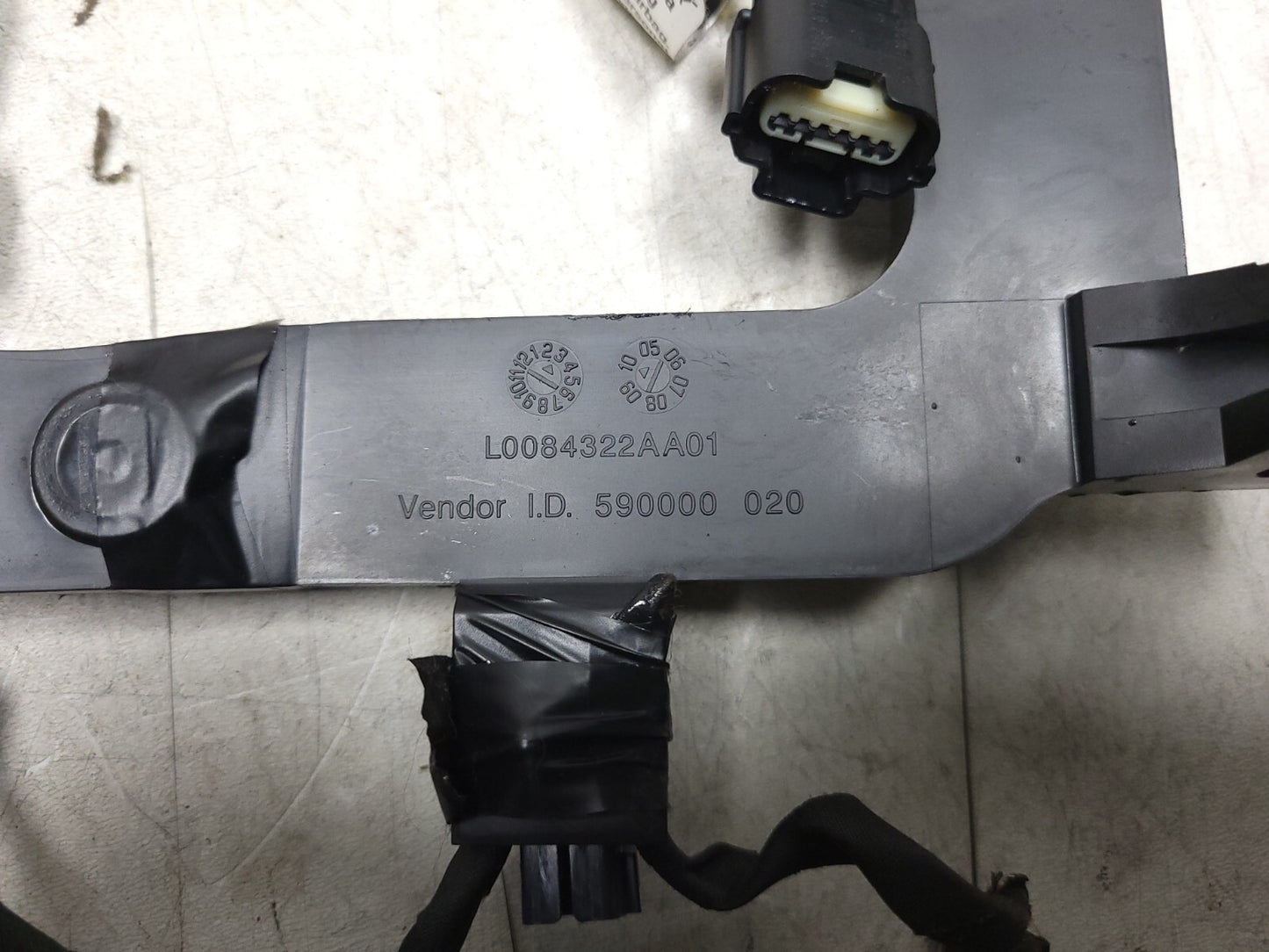 10 14 Chevrolet Suburban Seat Wire Wiring Harness Front Passenger Side Right OEM