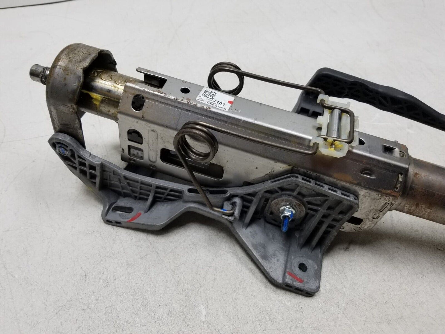 2010 - 2017 Chevrolet Equinox Steering Column  OEM