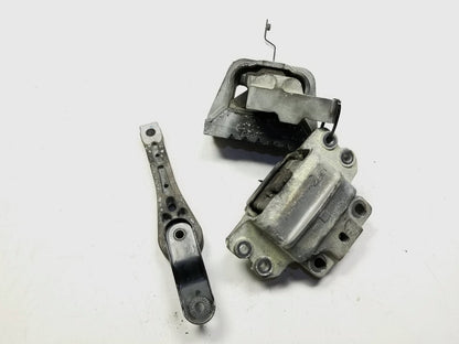 2017 Volkswagen Passat Engine Mount 3pcs OEM