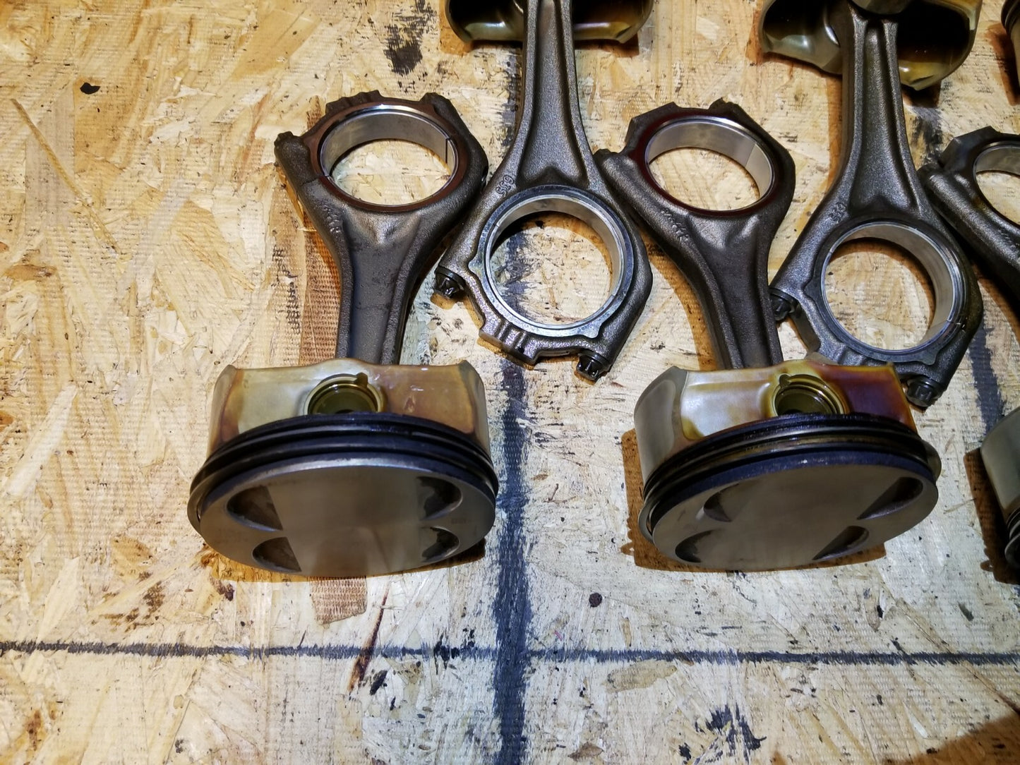 2007 BMW 650i Piston W/ Connecting Rod 8pcs OEM