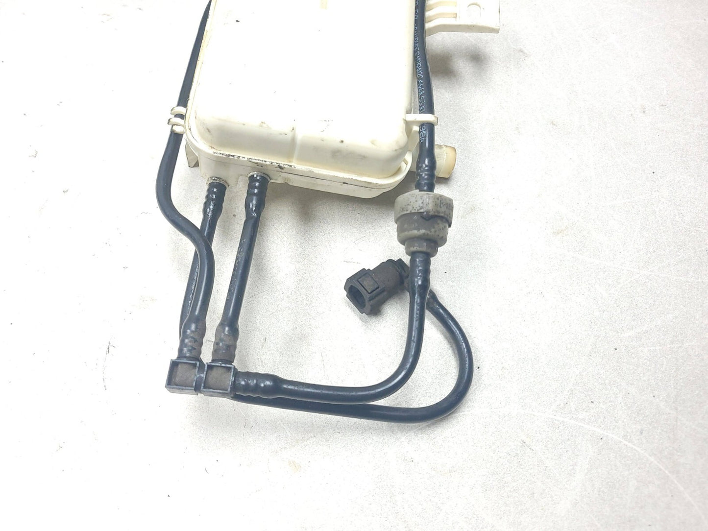 2007 Range Rover 4.2l Fuel Vapor Canister W/ Valve OEM