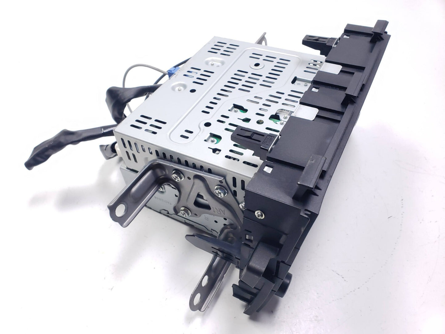 2010 - 2011 Toyota Prius Mp3 Cd Radio Receiver 86120-47370  OEM