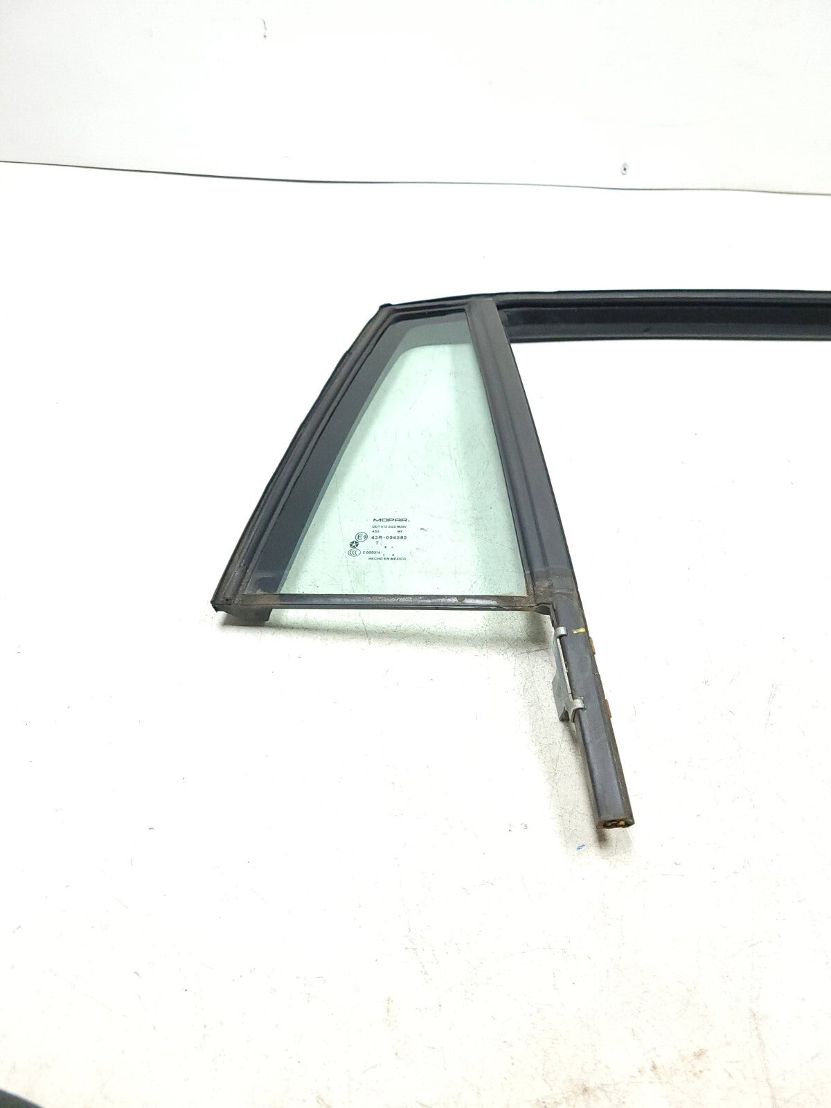2007-2012 Dodge Caliber Vent Door Window Glass Rear Passenger Side Right OEM