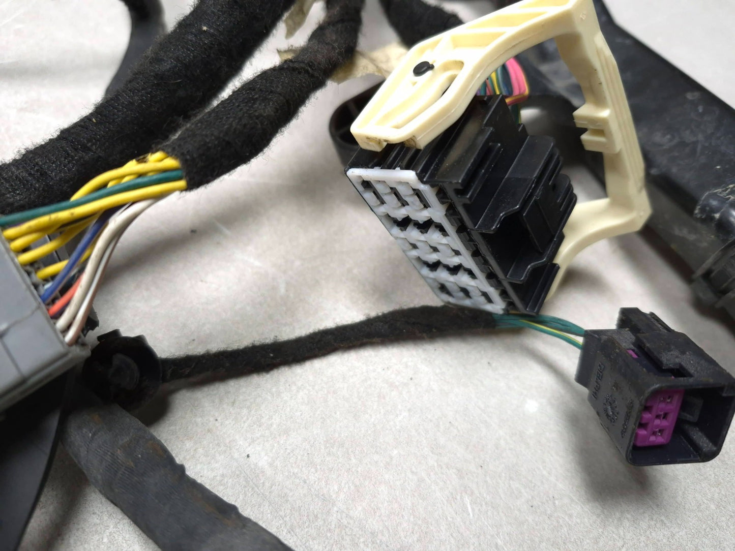 2018 Chrysler 300 AWD Engine Wire Harness & Fuse Box 3.6l OEM