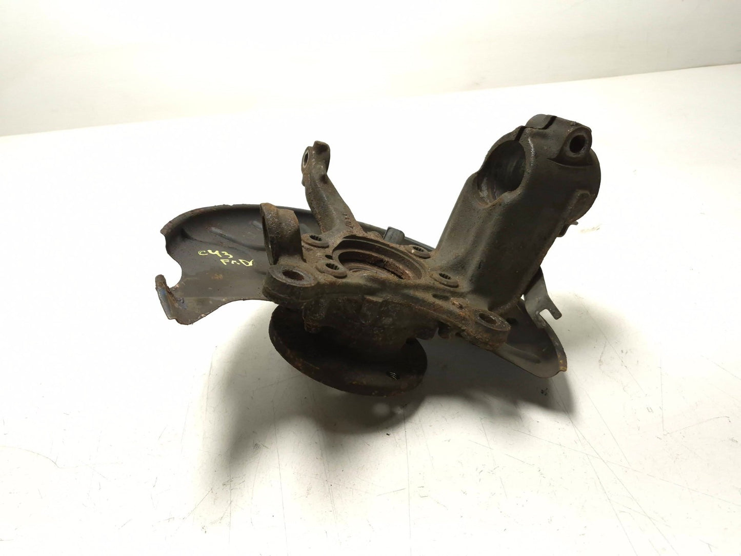 2011 Volkswagen Tiguan Front Spindle Knuckle W/ Wheel Hub Left Driver Side OEM