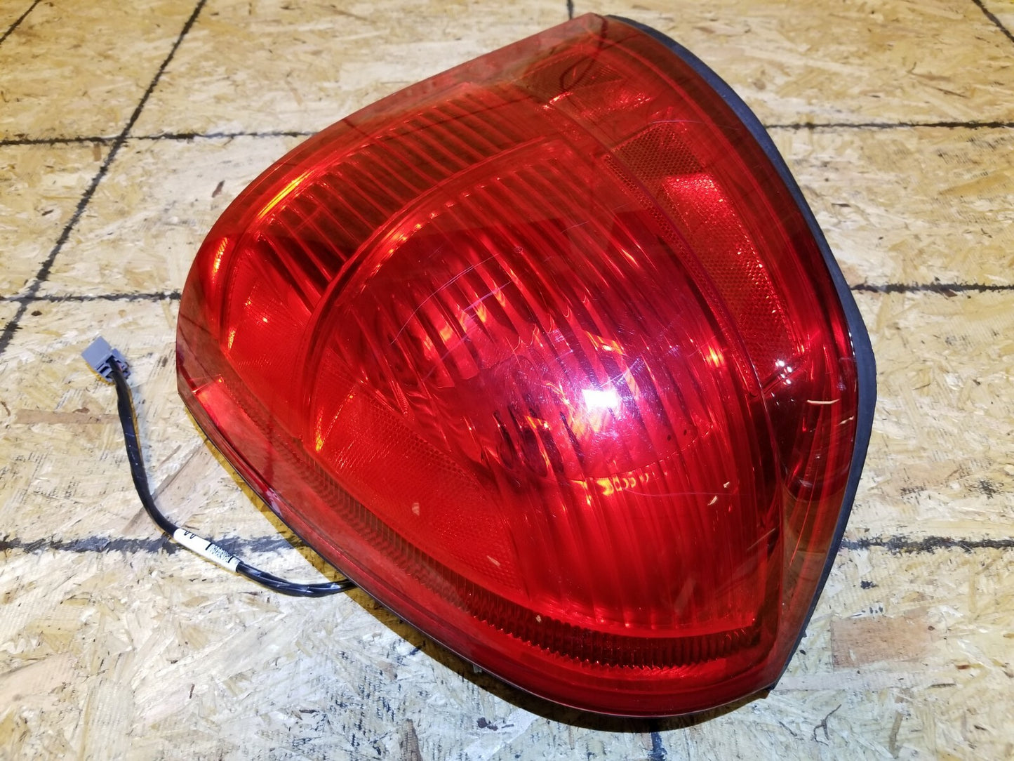 05 06 07 08 09 10 11 Lincoln Town Car Tail Light Right Passenger Side OEM 65k