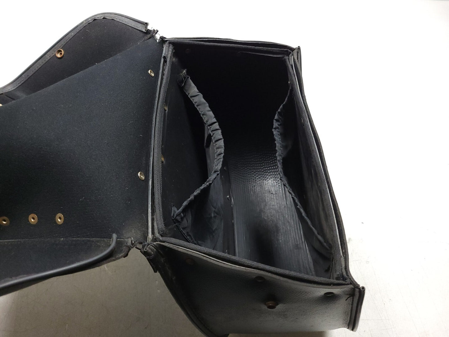 1998 - 2016 Yamaha V Star 650 Xvs650 Leather Saddlebag 2pcs OEM