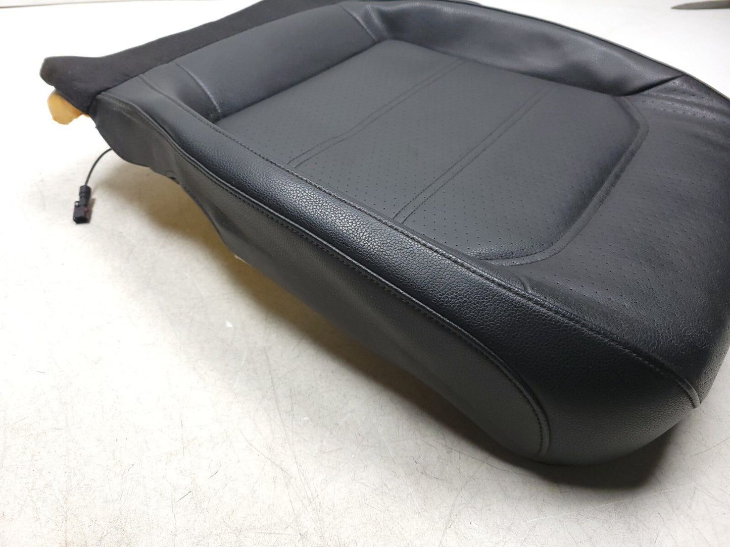 2014 Volkswagen Passat Front Passenger Seat Lower Cushion OEM