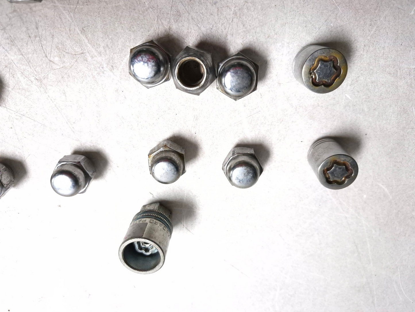 2010 Nissan Maxima Wheel Lug Nut OEM 40224-zp50a