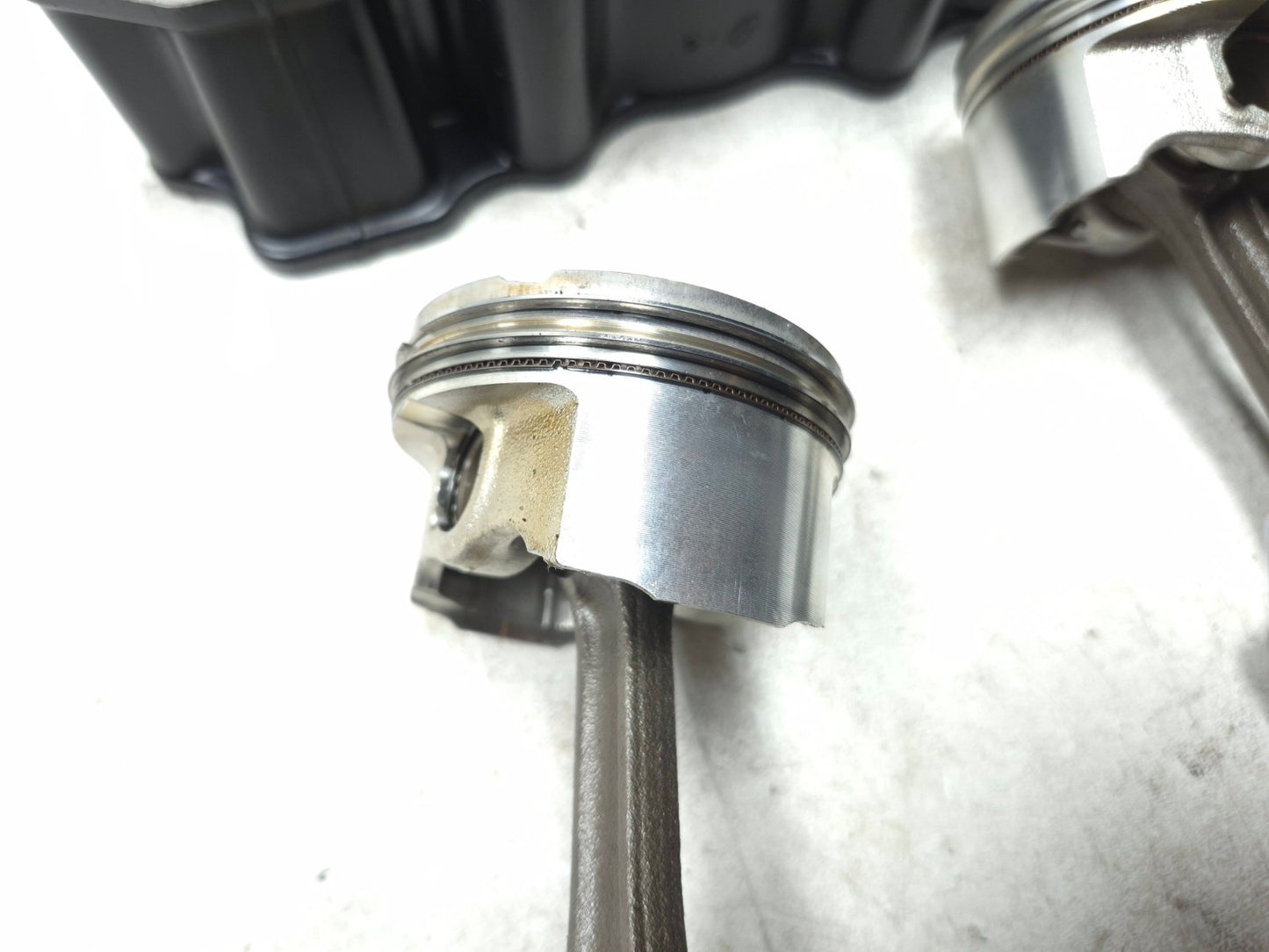 2023 Kawasaki Ninja 400 Ex400 Engine Cylinder & Connecting Rod W/ Piston Set OEM