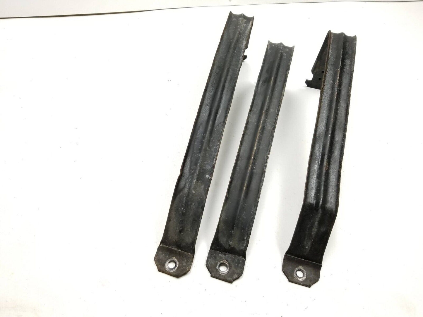 13 14 15 16 GMC Acadia Fuel Tank Strap 22858658 OEM