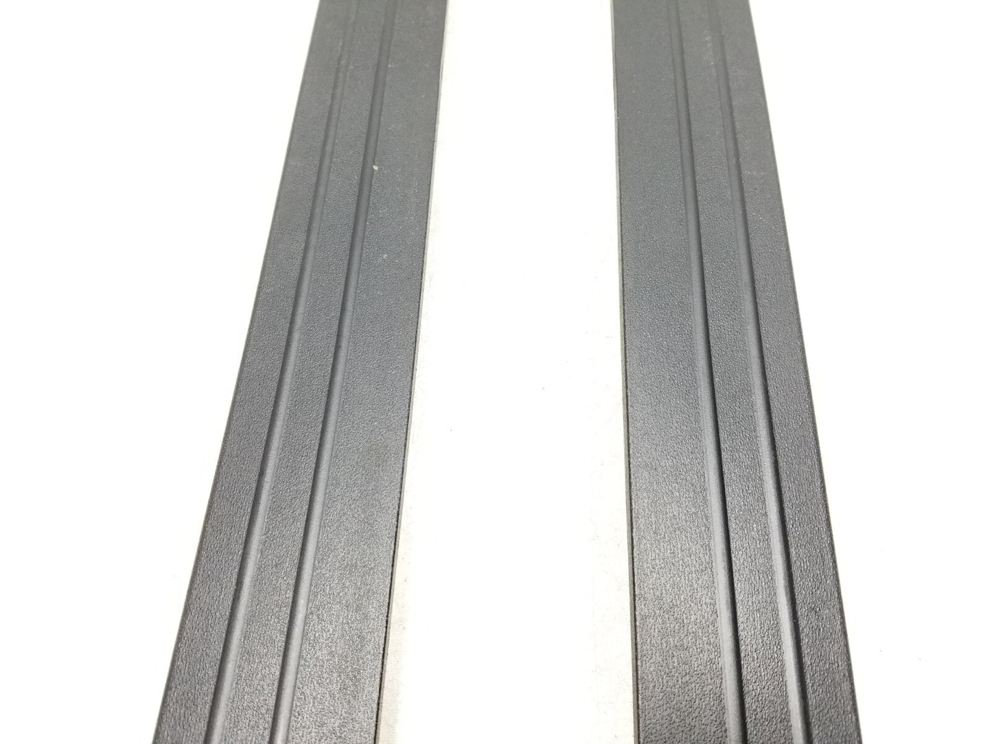 2009-2016 Hyundai Genesis Coupe Door Sill Scuff Trim Step Left & Right OEM