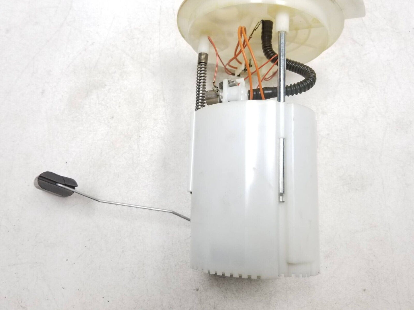 12 - 18 Ford Focus Fuel Pump Bv61-9h307-ne OEM