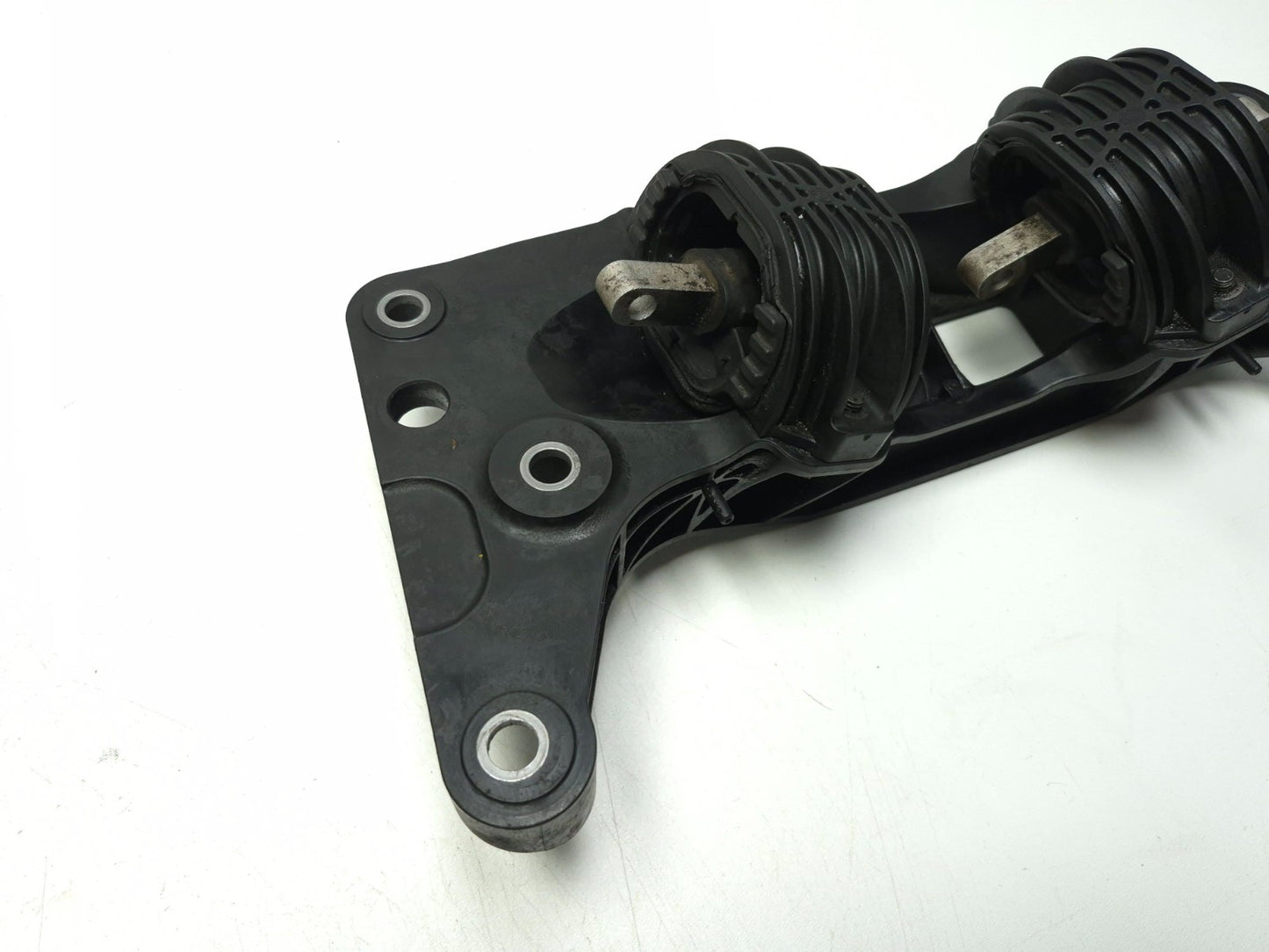 2011 BMW 750li Transmission Support Crossmember Mount Bracket OEM
