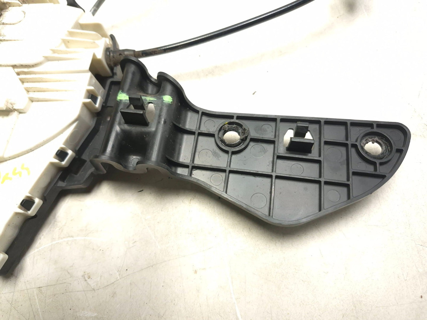 2017 Dodge Journey Front Door Lock Latch Actuator Passenger Side Right OEM