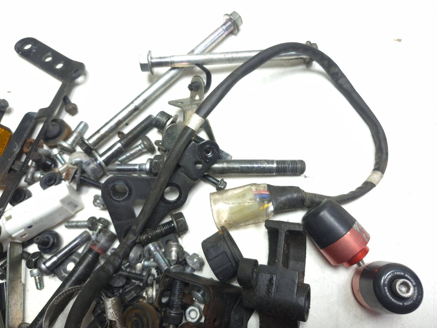 2016 Yamaha Yzf R3 Misc Bolt & Hardware Bracket OEM