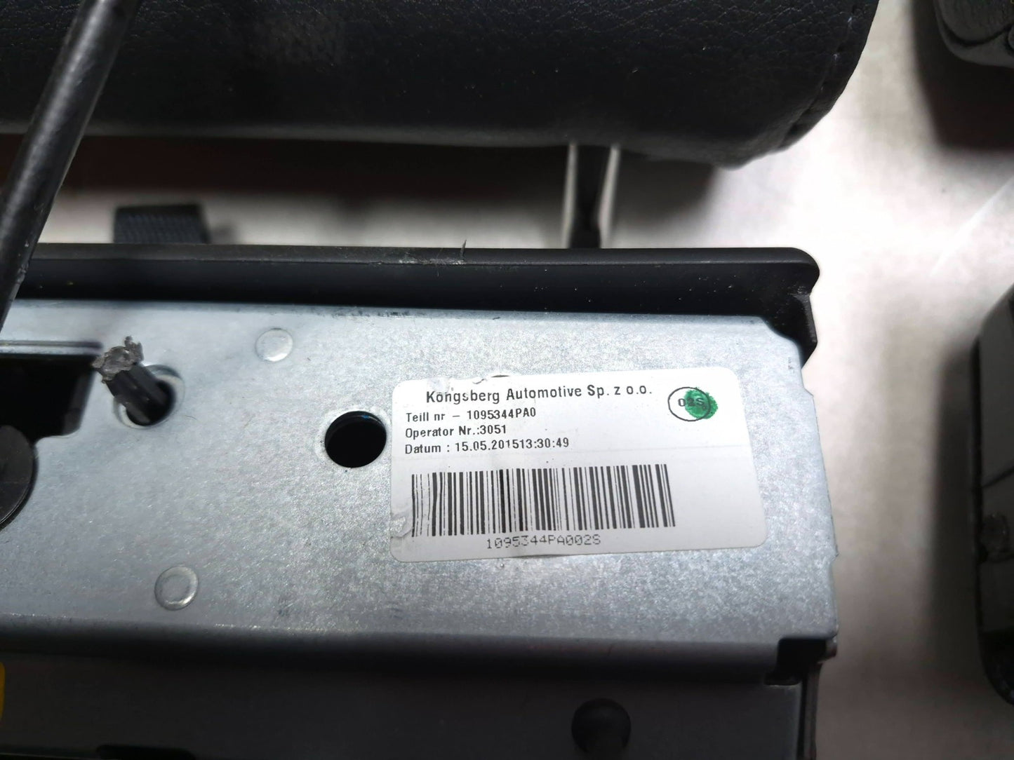 2015 Audi Q7 Rear 3rd Row Seat Headrest & Fold Latch OEM