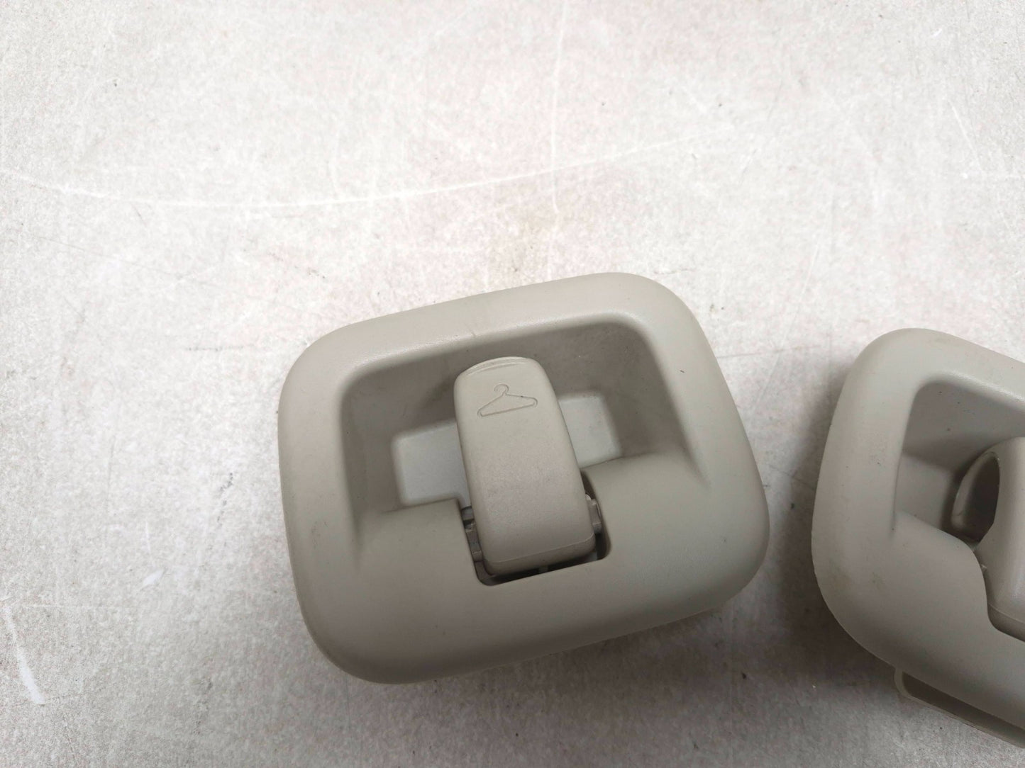 2013 Dodge Grand Caravan Cloth Hook Pair Oem✅