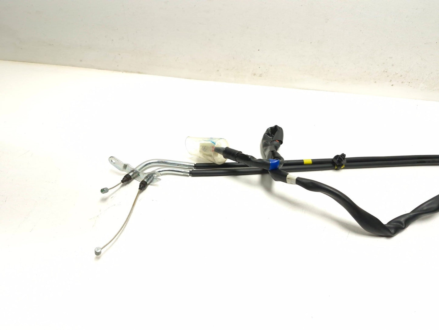 2025 Yamaha Yfz R3 320 Right Handlebar Switch & Throttle Cable Grip Assy OEM
