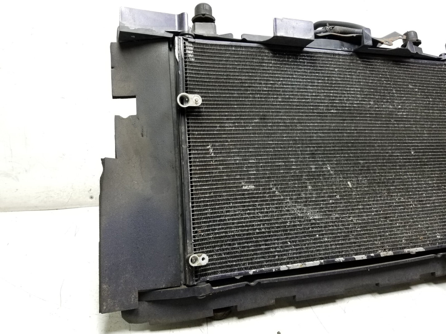 2011 Scion Xb Engine Radiator W/ Dual Cooling Fan Assy OEM