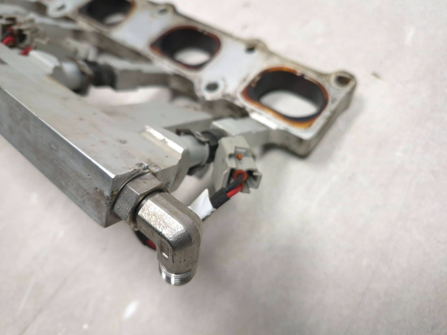 2013 Ford Transit Connect Fuel Rail With Injectors OEM