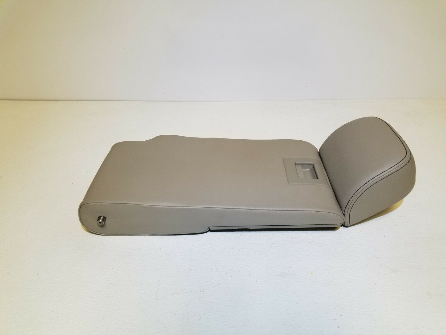 2013 Ford Edge Rear Center Seat Armrest Upper Cushion OEM