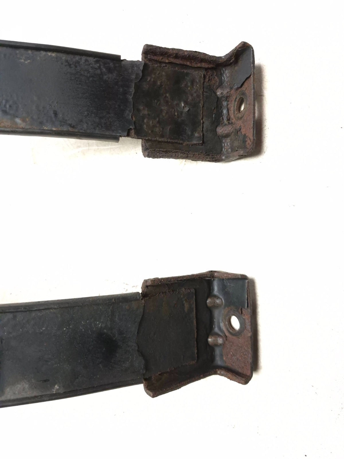 2007 Saab 9-5 Aero Fuel Tank Retaining Strap 2pcs OEM