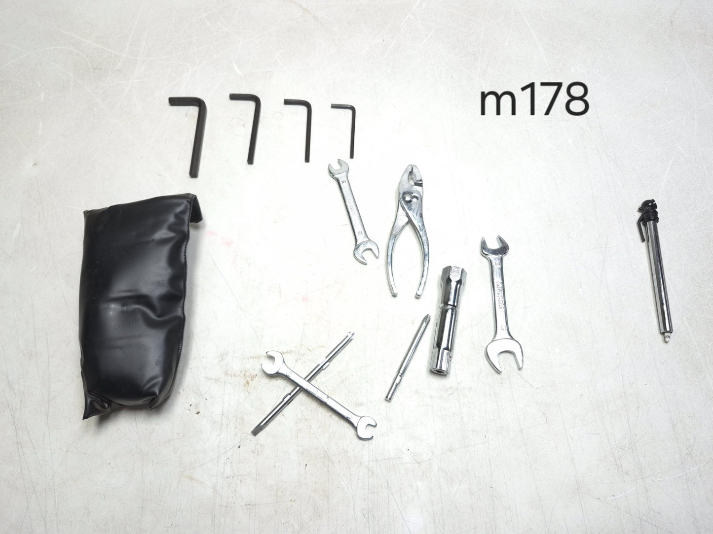 2001 Kawasaki Vulcan 1500 Vn1500 Classic Tool Kit OEM