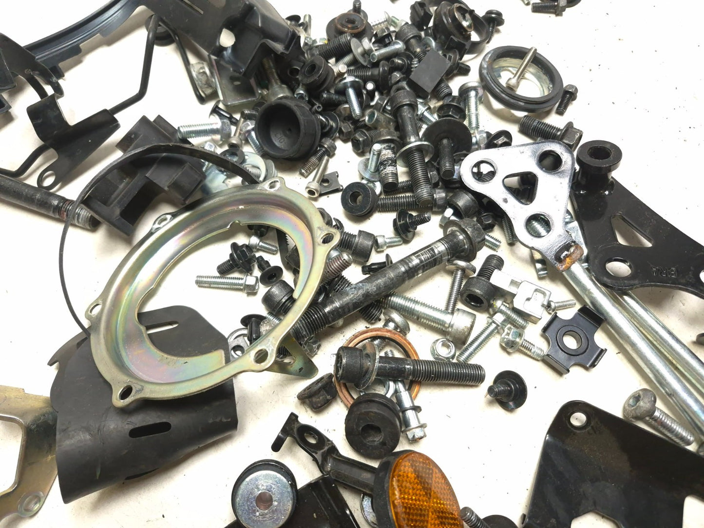 2025 Yamaha Yzf R3 Misc Bolt & Hardware Bracket OEM