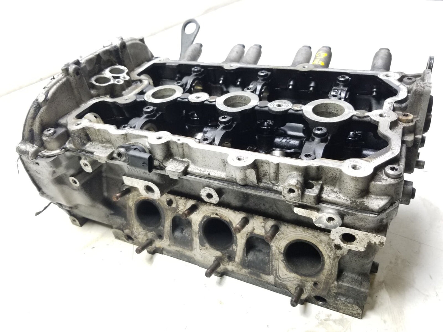 2009 - 2012 Audi Q5 3.2 Engine Cylinder Head Pair OEM