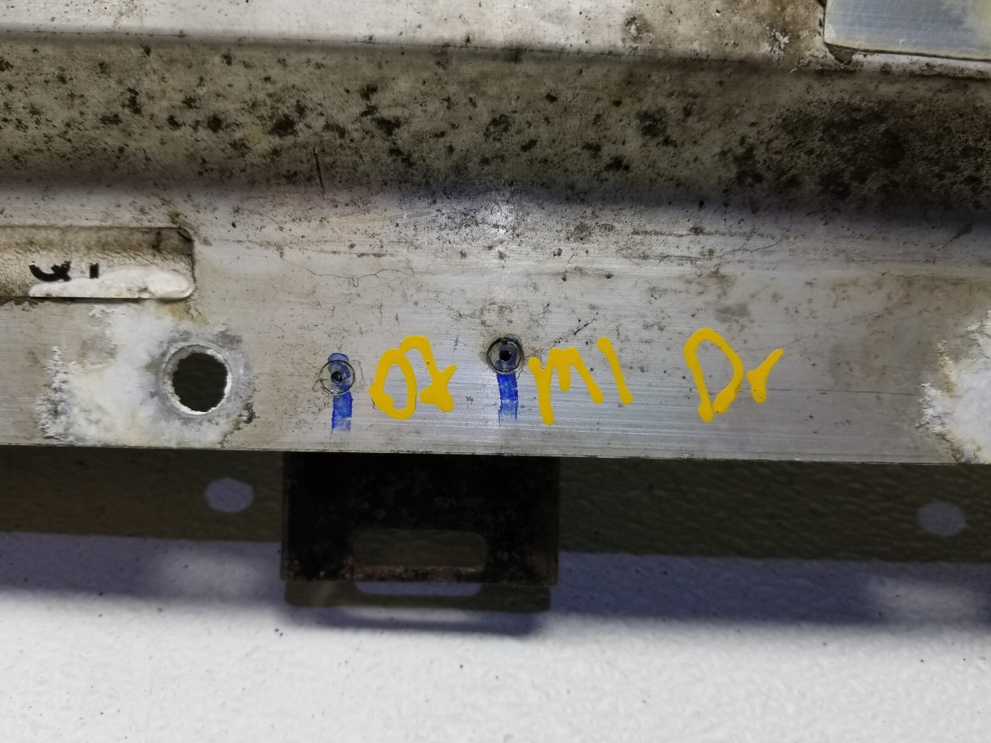 2007 Mercedes Ml500 Running Board Bracket Driver Side Left OEM