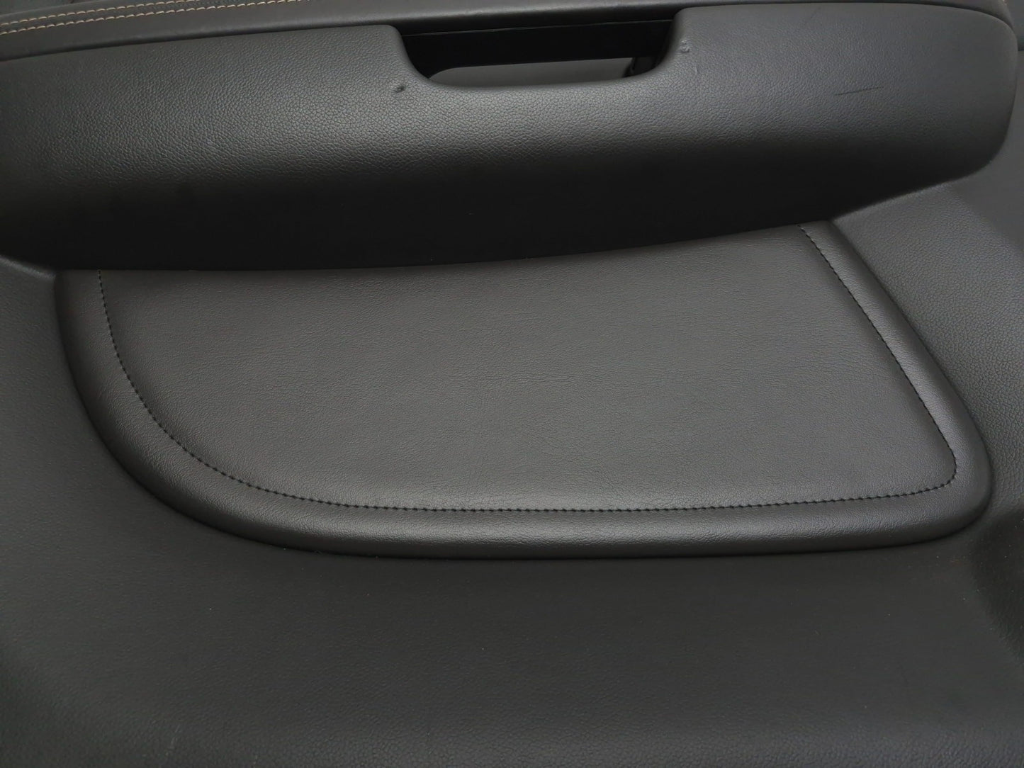 2013 Cadillac Escalade Esv Rear Door Trim Panel Left & Right Pair OEM