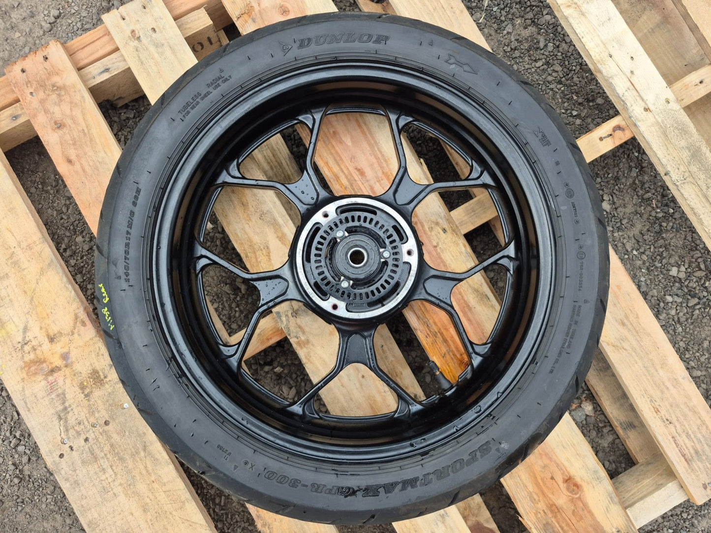 2025 Yamaha R3 Yfz320 Wheel Rim W/ Tire Rear 140/70 R17 OEM