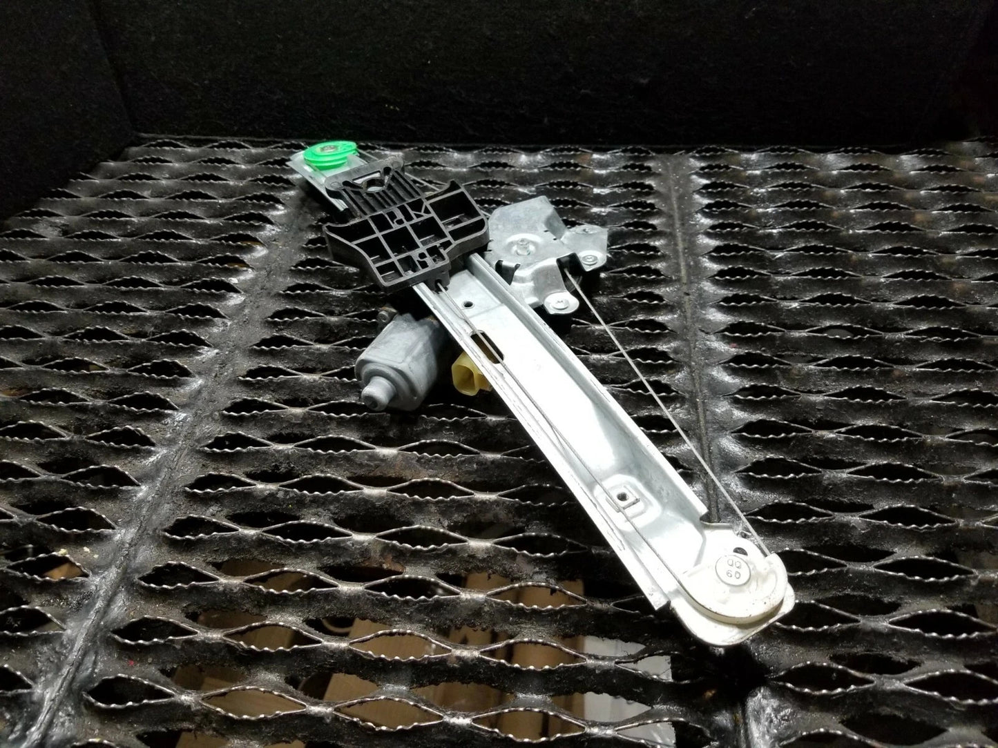 2010 Chevrolet Malibu Rear Door Window Regulator & Motor Passenger Side Rh OEM