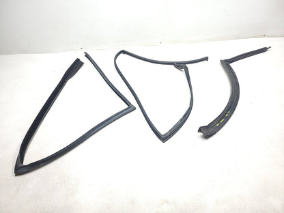 2007 Range Rover Rear Door Molding & Weatherstrip Seal Driver Side Left Set OEM