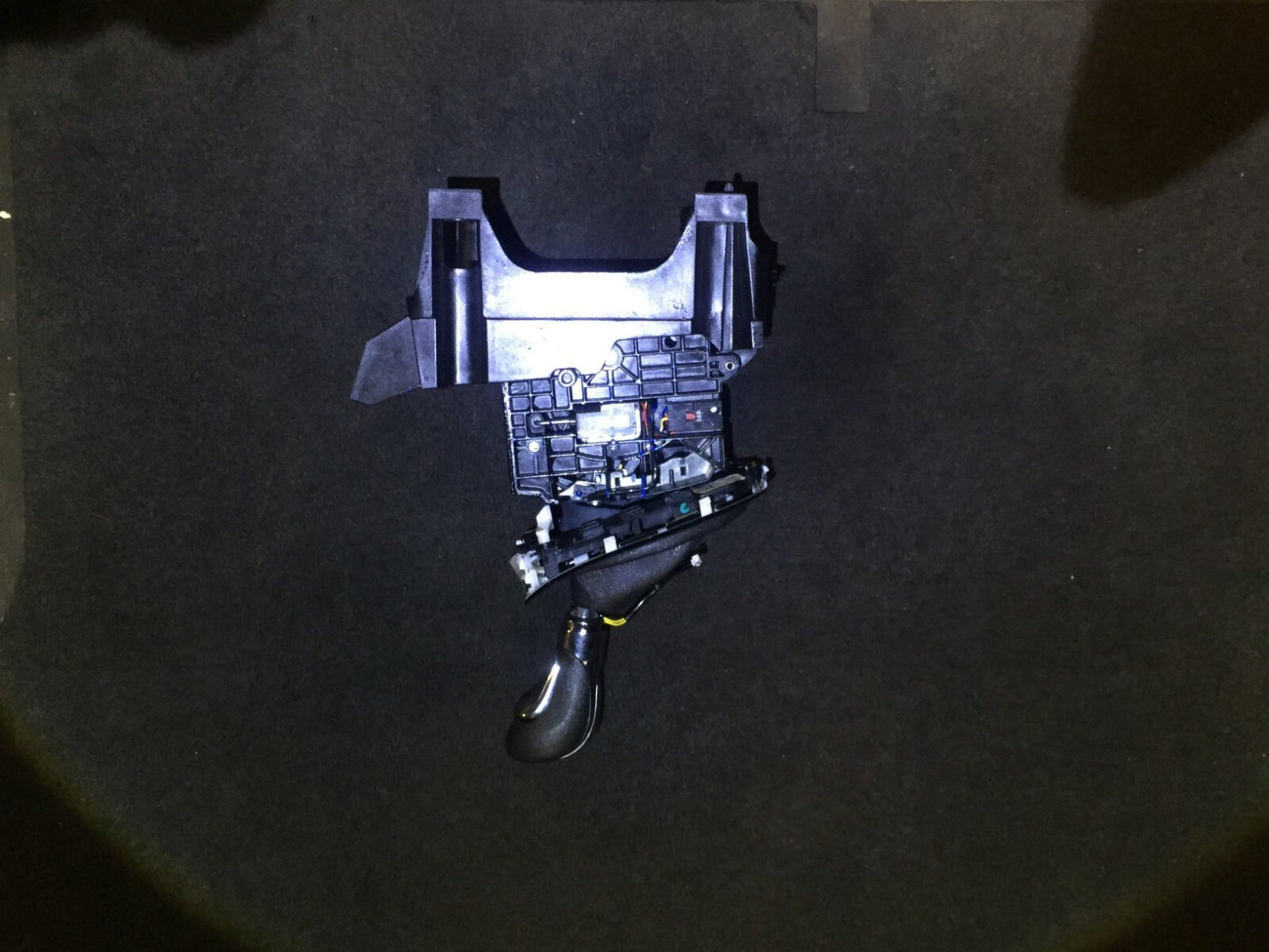2018 Buick Encore Transmission Gear Shifter W/ Boot & Knob OEM