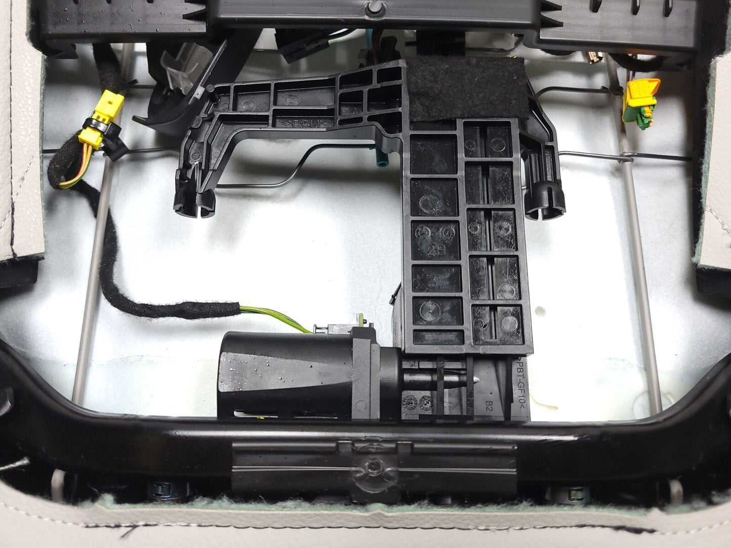 2014 Mercedes E350 Front Passenger Seat Backrest Upper Cushion OEM
