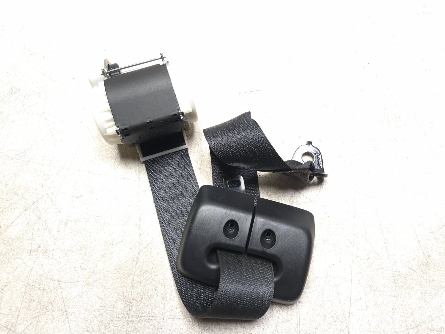 2014 Fiat 500l Rear Seat Belt Driver Side Left 07355767050 OEM