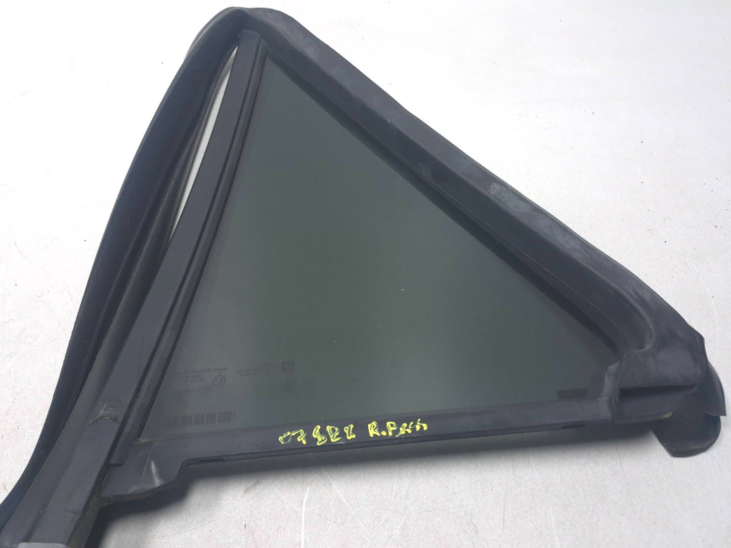 2007 Cadillac SRX Rear Door Vent Window Glass Passenger Side Right OEM