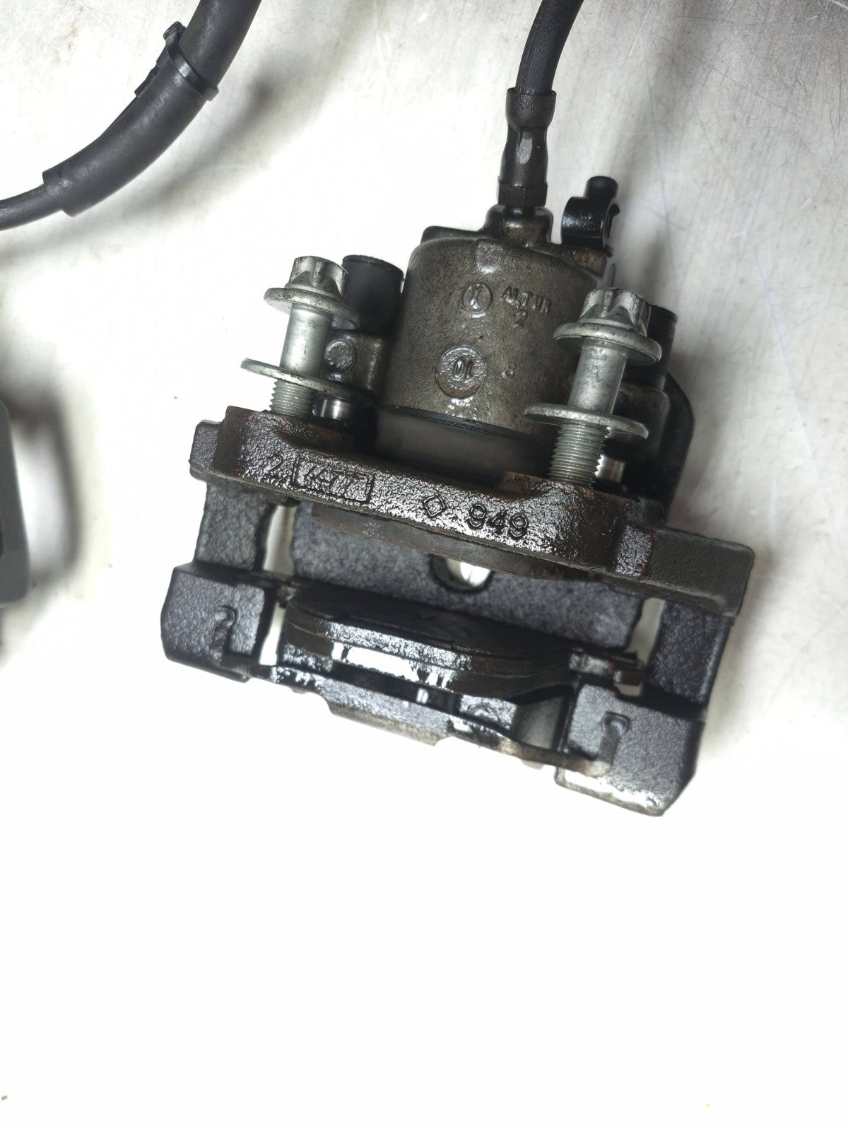 2008 BMW X6 E71 Brake Caliper Left & Right Pcs 4 OEM