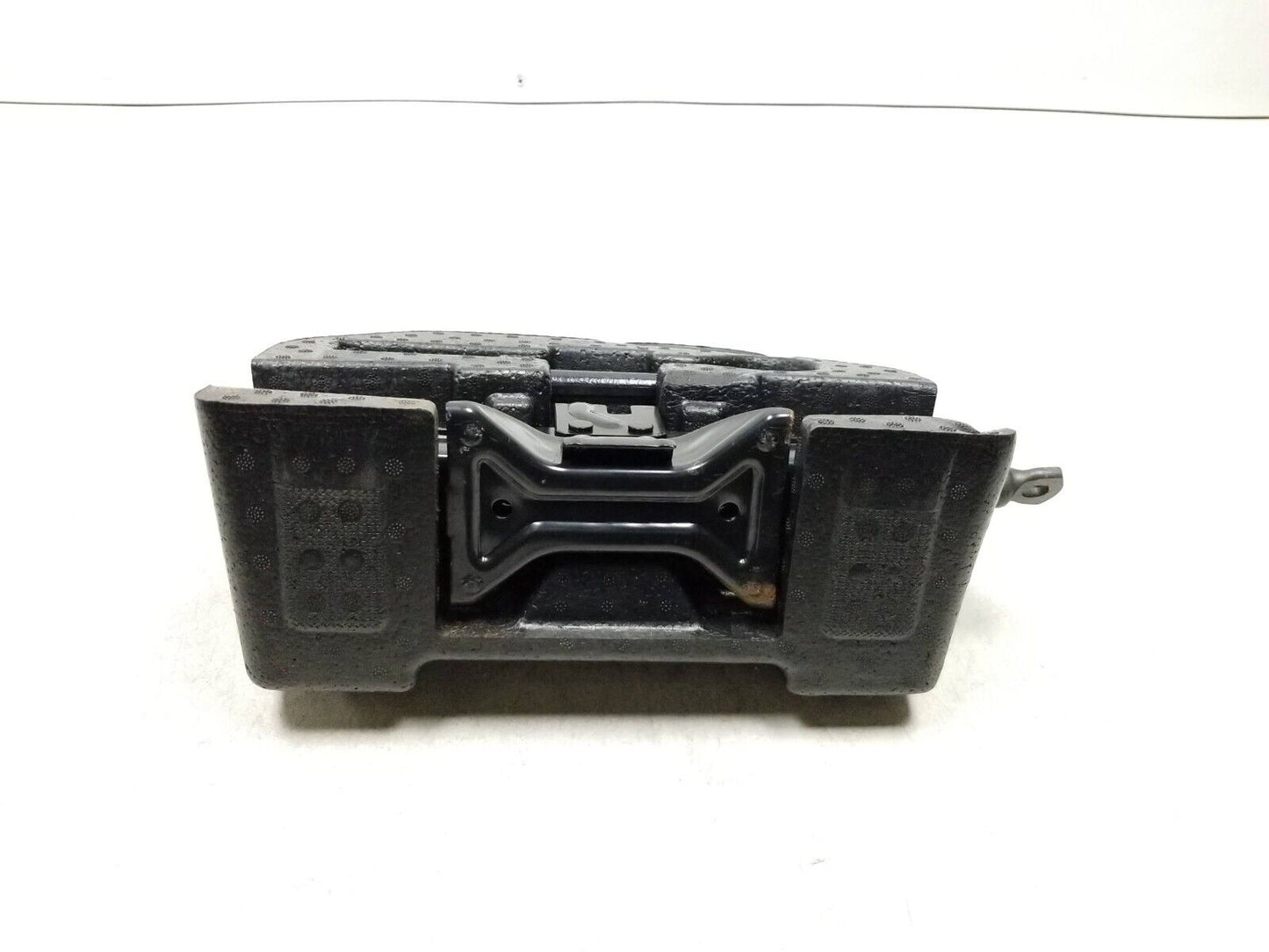 2009 - 2012 Hyundai Genesis Emergency Spare Tire Jack & Tow Hook W/ Case OEM
