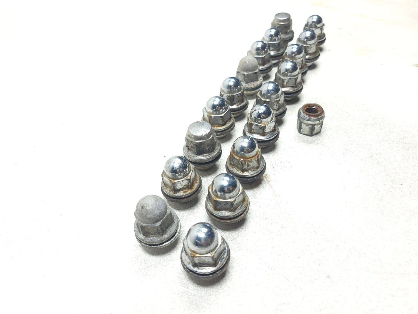 2007-2013 Mitsubishi Outlander Wheel Lug Nut 19pcs OEM