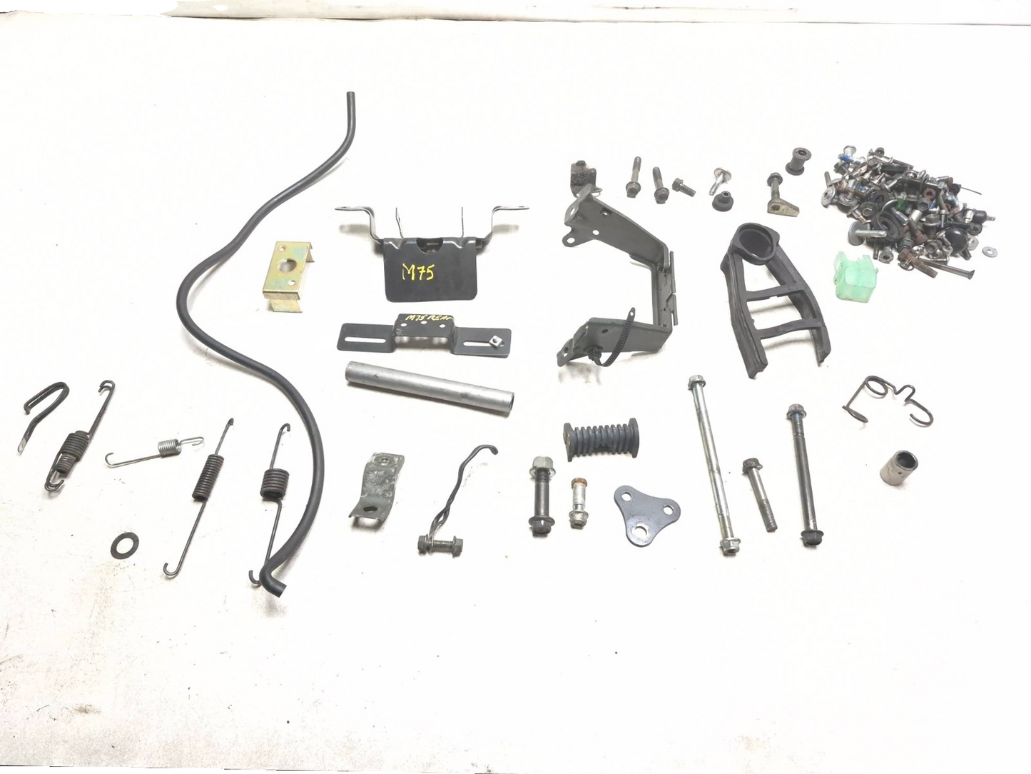 2001 Suzuki Gsx 750f Katana Misc Chassis Bolts And Hardware OEM