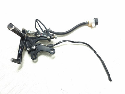 2019 Kawasaki Z400 Er400d Right Footrest & Brake Master Cylinder W/ Pedal OEM