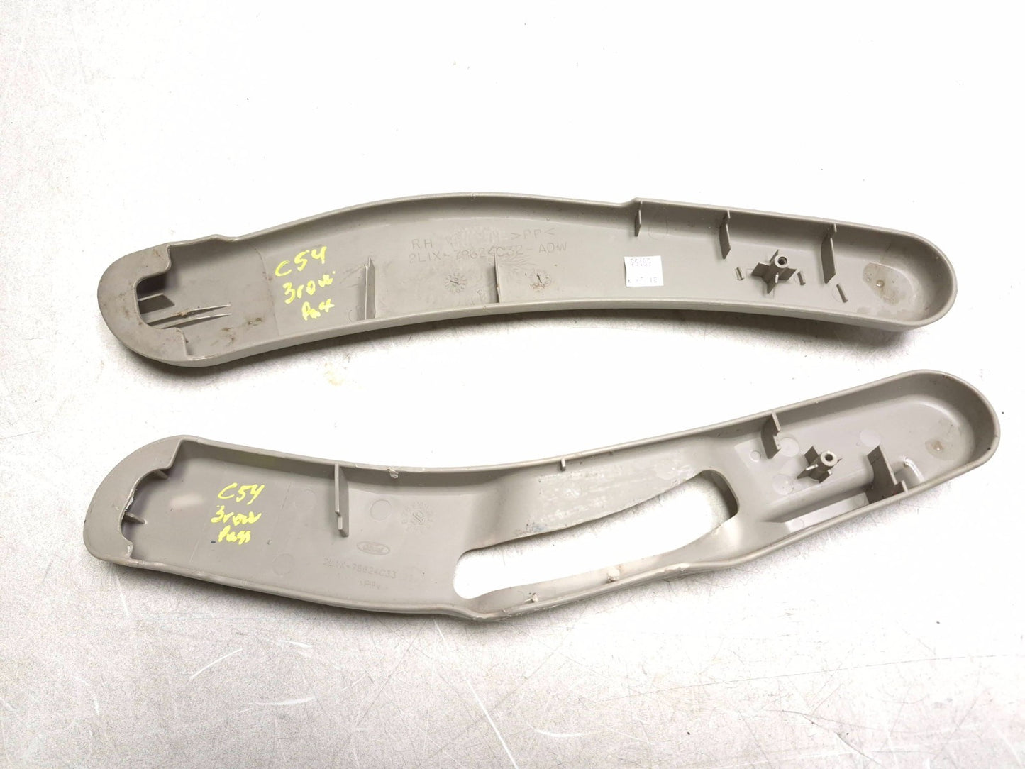 2008 Lincoln Navigator Rear 3rd Row Seat Cover Trim Passenger Side Rh 2pcs OEM